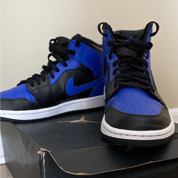 royal blue mids